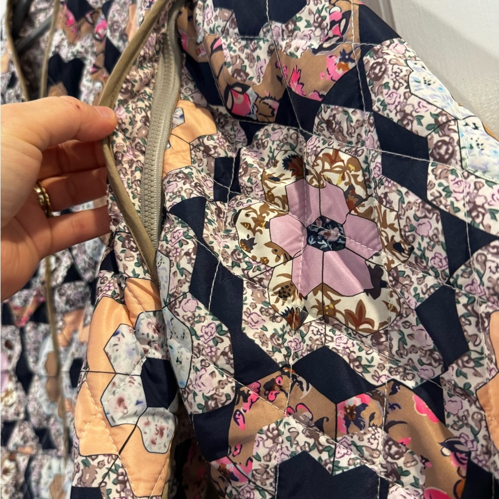 Quilted Floral Patchwork Jacket with Removable Sl… - image 3